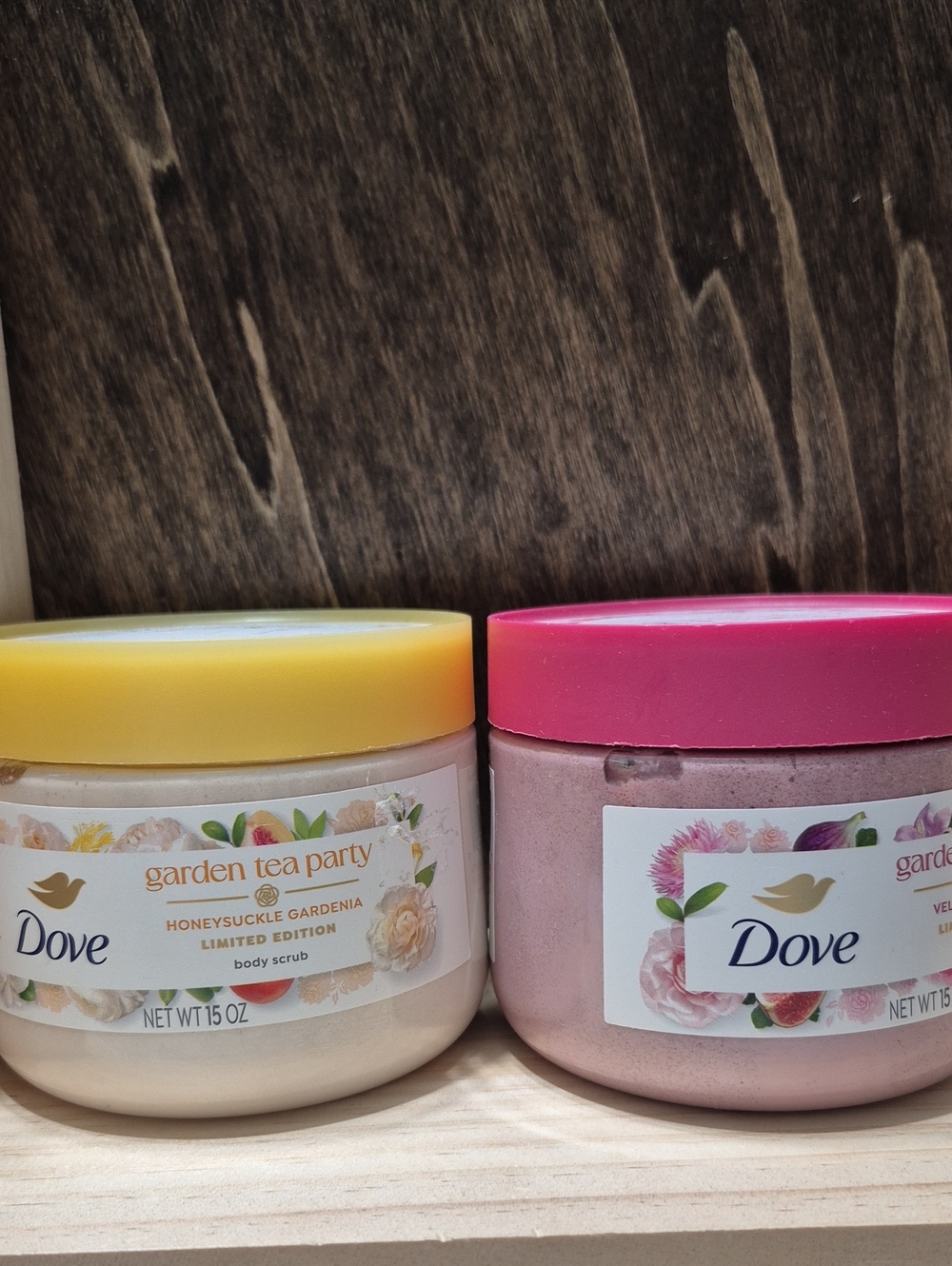 Dove Garden Tea Party Body Scrub - Honeysuckle Gardenia (Yellow)